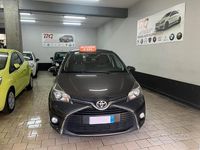 Usata Toyota Yaris Lounge 69 CV (50 kW) 2016 Grigio Berlina