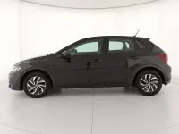 Usata VW Polo Life 95 CV (69 kW) 2023 Deep black perlato Utilitaria