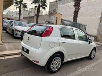 Usata Fiat Punto Lounge 95 CV (69 kW) 2017 Bianco Utilitaria
