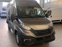 Nuova Iveco Daily 136 CV (100 kW) 2026 Grigio ulm metallizzato Furgone