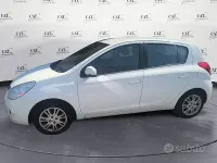Usata Hyundai i20 Classic 78 CV (57 kW) 2011 Bianco Utilitaria