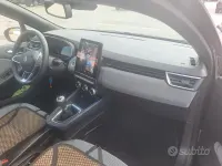 Usata Renault Clio V Techno 101 CV (74 kW) 2025 Nero Berlina