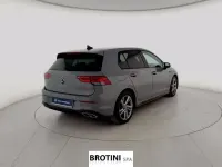 Usata VW Golf VIII R-line 150 CV (110 kW) 2023 Grigio metallizzato Berlina