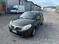 Usata Dacia Sandero Lauréate 72 CV (52 kW) 2010 Grigio Berlina