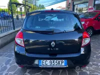 Usata Renault Clio II Luxe 75 CV (55 kW) 2010 Nero Berlina