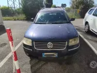 Usata VW Passat 110 CV (80 kW) 2001 Blu Station wagon