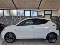 Usata Lancia Ypsilon Platinum 69 CV (50 kW) 2017 Bianco Utilitaria
