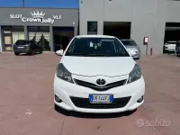 Usata Toyota Yaris Style 69 CV (50 kW) 2013 Bianco Utilitaria