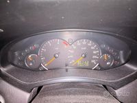 Begagnad Ford Focus 100 HK (73 kW) 2003 Grå Sedan