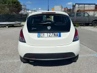 Begagnad Lancia Ypsilon Platinum 69 HK (50 kW) 2012 Vit Halvkombi