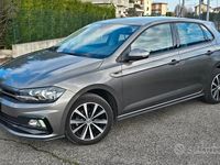 Usata VW Polo R-line 90 CV (66 kW) 2020 Grigio Utilitaria