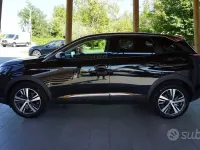 Usata Peugeot 3008 Allure 131 CV (96 kW) 2022 Nero SUV