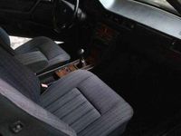 Usata Mercedes 200 122 CV (89 kW) 1992 Coupé