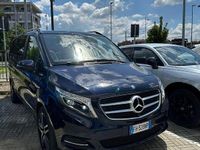 Usata Mercedes V250 Exclusive 190 CV (139 kW) 2017 Blu metallizzato Monovolume