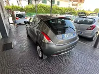 Usata Lancia Ypsilon Silver 69 CV (50 kW) 2017 Grigio Utilitaria