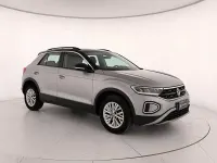 Usata VW T-Roc Life 110 CV (80 kW) 2023 Pyrit silver metallizzato nero SUV
