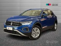 Usata VW T-Roc Life 150 CV (110 kW) 2024 Blu SUV