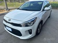 Usata Kia Rio 78 CV (57 kW) 2017 Bianco Berlina
