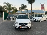 Usata Opel Karl Rocks 75 CV (55 kW) 2018 Bianco Utilitaria