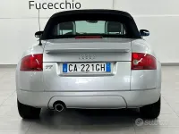 Usata Audi TT Roadster 150 CV (110 kW) 2003 Grigio Cabrio