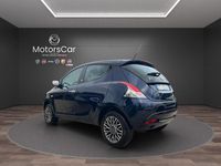 Usata Lancia Ypsilon 85 CV (62 kW) 2016 Blu/azzurro Utilitaria
