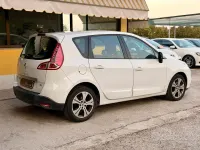 Usata Renault Scénic III Luxe 110 CV (80 kW) 2010 Bianco Monovolume