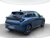 Nuova Lancia Ypsilon 110 CV (80 kW) 2026 Vernice blu lancia con tetto nero Utilitaria