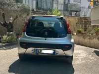 Usata Peugeot 107 68 CV (50 kW) 2013 Grigio Utilitaria