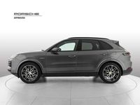 Usata Porsche Cayenne 462 CV (339 kW) 2024 3m grigio quarzite metallizzat SUV