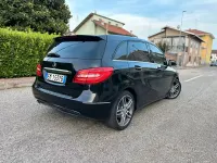 Usata Mercedes B180 Premium 122 CV (89 kW) 2012 Nero Utilitaria