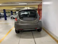 Usata Lancia Ypsilon Gold 69 CV (50 kW) 2017 Grigio Utilitaria
