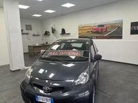 Usata Toyota Aygo Connect Style 67 CV (49 kW) 2010 Grigio Utilitaria