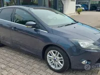 Usata Ford Focus 95 CV (69 kW) 2014 Bluazzurro Berlina