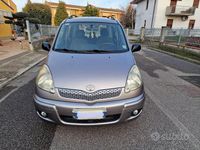 Usata Toyota Yaris Verso Sol 84 CV (61 kW) 2005 Grigio Monovolume