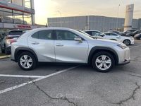 Usata Lexus UX 184 CV (135 kW) 2019 Argento SUV