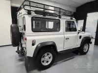 Usado Land Rover Defender 122 CV (89 kW) 2004 Blanco SUV