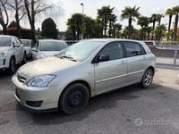 Usata Toyota Corolla Sol 97 CV (71 kW) 2005 Grigio Berlina