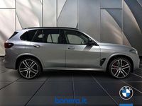 Nuova BMW X5 M M Sport 530 CV (389 kW) 2026 Frozen pure grey metallizzato SUV