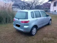 Usata Mazda 2 75 CV (55 kW) 2003 Blu Utilitaria