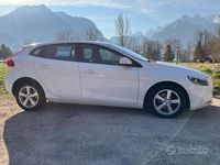 Usata Volvo V40 Business Edition 120 CV (88 kW) 2019 Bianco Berlina