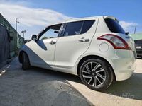 Begagnad Suzuki Swift 94 HK (69 kW) 2011 Vit Halvkombi