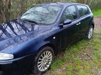 Usata Alfa Romeo 147 105 CV (77 kW) 2004 Blu Utilitaria
