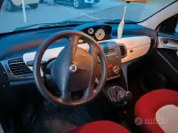 Usata Lancia Ypsilon 60 CV (44 kW) 2005 Beige Utilitaria