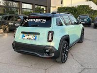 Nuova Renault R4 Komfort 110 kW (150 CV) 2025 Berlina