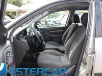 Usado Ford Focus Ghia 101 HP (74 kW) 2001 Prateado Carrinha