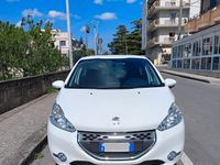 Usata Peugeot 208 Active 68 CV (50 kW) 2013 Bianco Utilitaria
