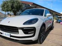 Usata Porsche Macan 381 CV (280 kW) 2022 Grigio gesso SUV