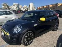 Usata Mini Cooper SE 75 kW (102 CV) 2020 Bluazzurro Utilitaria