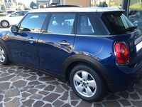 Usata Mini Cooper D Business 116 CV (85 kW) 2015 Blu tetto bianco Utilitaria