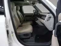 Usata Land Rover Defender SE 200 CV (147 kW) 2022 Fuji white SUV